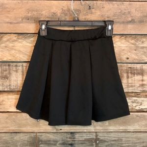 Cemi Ceri Black Pleated Mini Skirt